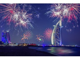 احتفال رأس السنة الجديدة اللجنة الدائمة لشؤون العمال في دبي تكرّم العمّال في حفل خاص