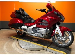 2017 HONDA GOLD WING - GL1800 whatsapp me (+971586703639)