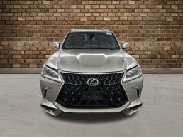  2020 Lexus LX570 whatsapp me (+971586703639)