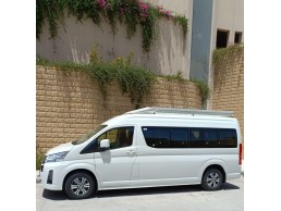 خدمه تأجير تويوتا هايس للمجموعات الصغيره ب اسعار تناسب احتياجاتك 