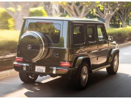 "استمتع برحلة فاخرة مع إيجار مرسيدس G-Class 