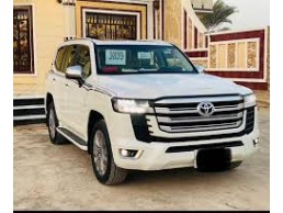 Toyota Land Cruiser Rental – Power, Durability, and Comfort on Every Journey