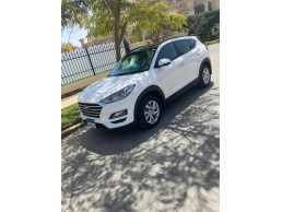 استأجر هيونداي توسان SUV بأفضل الأسعار