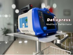 DefiXpress  هو جهاز إزالة رجفان القلب مزود  بشاشة مراقبة المريض