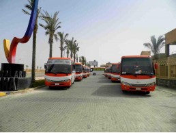 تأجير أتوبيس ميتسوبيشي لنقل الموظفين والفرق الرياضية: حل مثالي للتنقل الجماعي المنظم والفعال